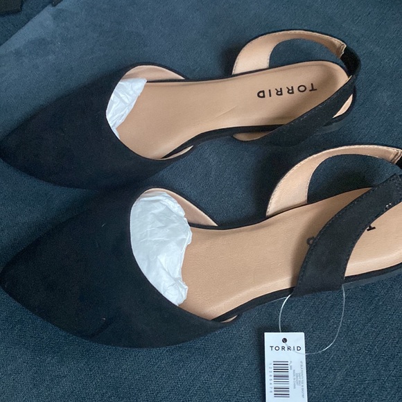 TORRID BLACK FAUX SUEDE SLING BACK POINTED TOE FLAT (WW) - Picture 6 of 7